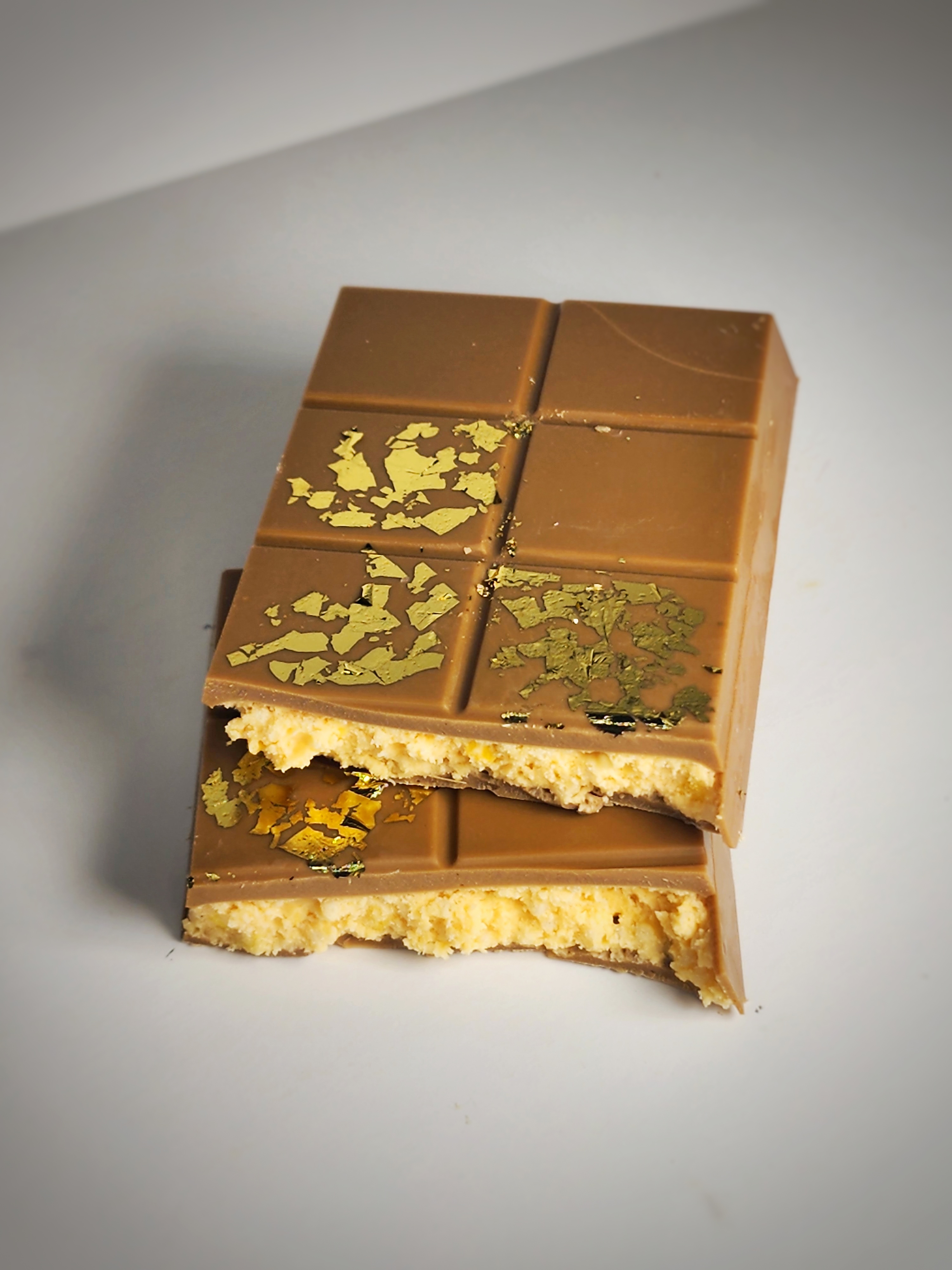 Шоколадная плитка «Манго-взрывная карамель»